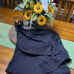 Men's Black Long Sleeve Tee